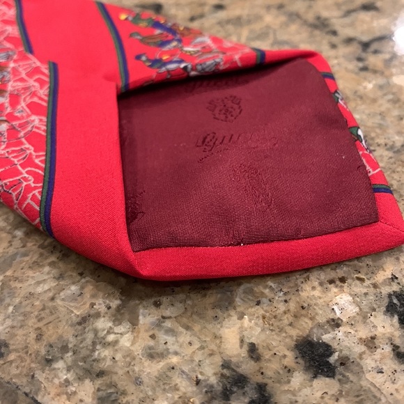Authentic Gucci made in Italy vintage tie with horse & rider derby racing style - Picture 3 of 8